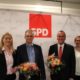 Gratulationen zur Kandidatenwahl (v.l.n.r.): Kathrin Wahlmann (Landtagsabgeordnete aus Hasbergen und Moderatorin der Wahlkreiskonferenz), Frank Henning, MdL, Innenminister Boris Pistorius und Antje Schulte-Schoh (Vorsitzende des SPD-Unterbezirks Osnabrück-Stadt und Kandidatin für die Bundestagswahl).