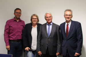 V.l.n.r.: Matthias Wübbel (SPD-Landtagskandidat im Wahlkreis Fürstenau), Antje Schulte-Schoh (SPD-Bundestagskandidatin aus Osnabrück), Finanzminister Peter-Jürgen Schneider und Frank Henning (SPD-Landtagsabgeordneter aus Osnabrück).